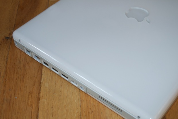 14inchG3iBook_0007