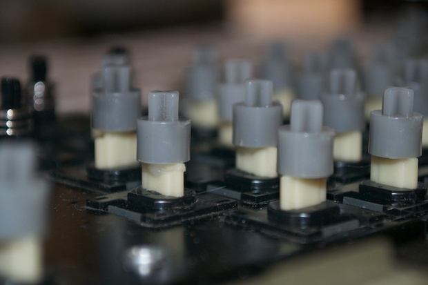 apple3gluedkeys1_0009